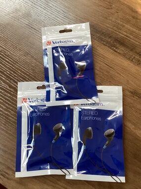 Verbatim stereo earphones bundle New